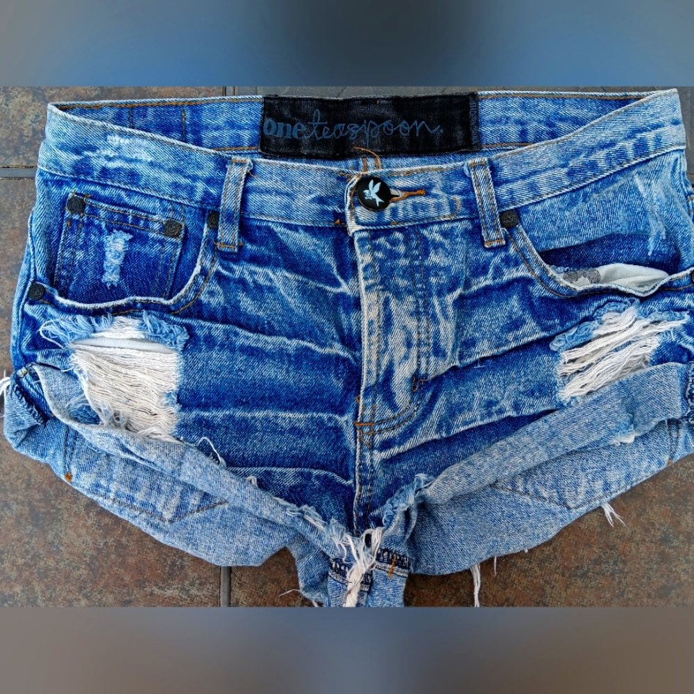 One Teaspoon Denim shorts